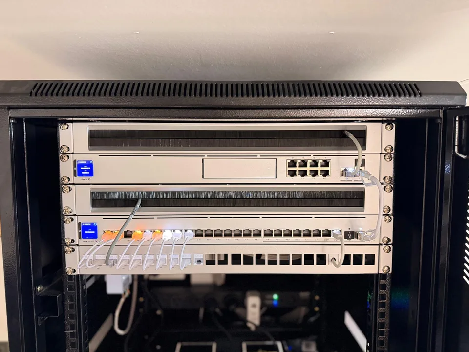 UniFi gateway, network switch and patch panel in the Waikiki smart home rack